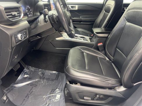 Used 2020 Ford Explorer XLT w/ Equipment Group 202A image 27