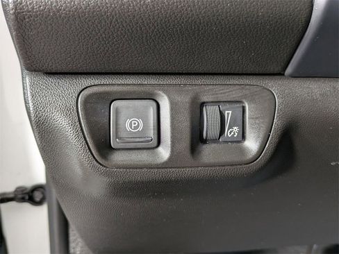 Used 2023 GMC Acadia SLE w/ Driver Convenience Package image 15