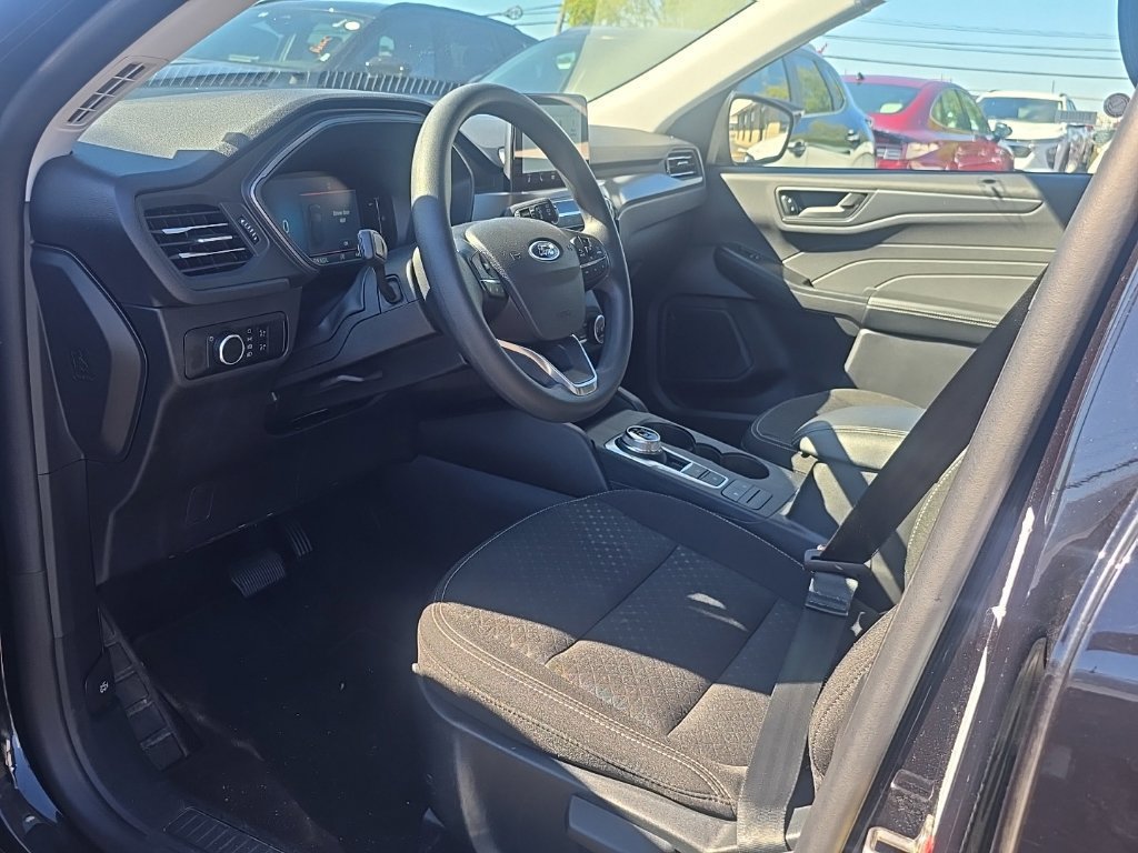 Used 2025 Ford Escape Active AWD/4WD image 5