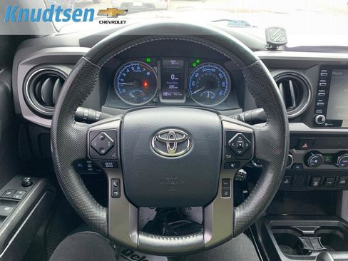 Used 2020 Toyota Tacoma TRD Sport image 21