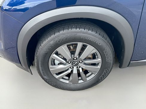 Used 2025 Nissan Pathfinder SV FWD image 25