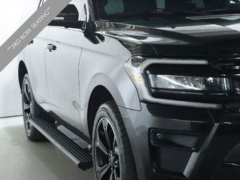 Used 2022 Ford Expedition Limited image 8