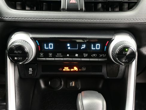 Used 2023 Toyota RAV4 LE AWD/4WD image 19