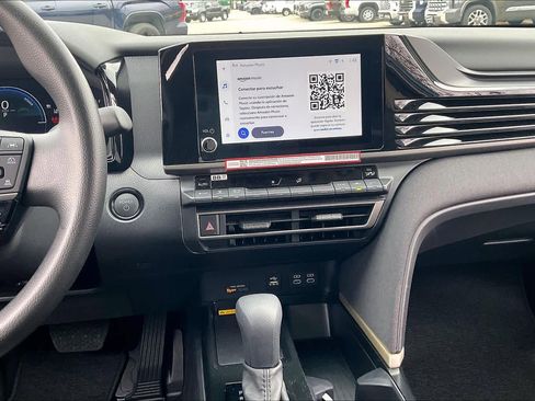 Used 2026 Toyota Camry LE image 7