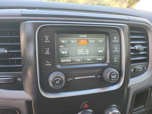 Used 2015 RAM 2500 Tradesman w/ Chrome Appearance Group AWD/4WD image 24