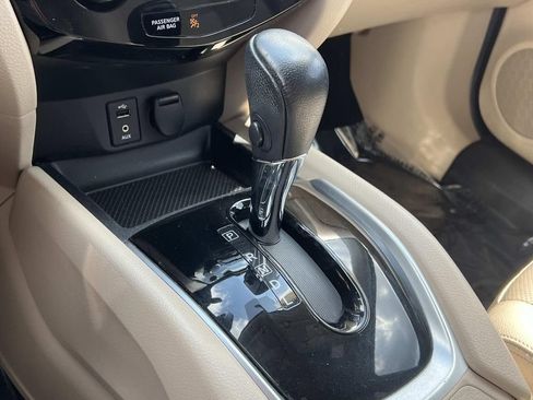Used 2016 Nissan Rogue SL AWD/4WD image 21