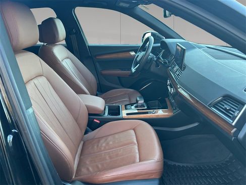 Used 2022 Audi Q5 2.0T Premium image 17