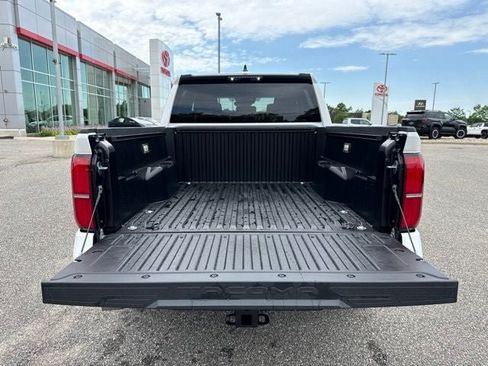 Used 2026 Toyota Tacoma SR5 AWD/4WD image 11