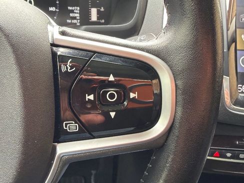 Used 2019 Volvo XC90 T5 Momentum AWD/4WD image 11