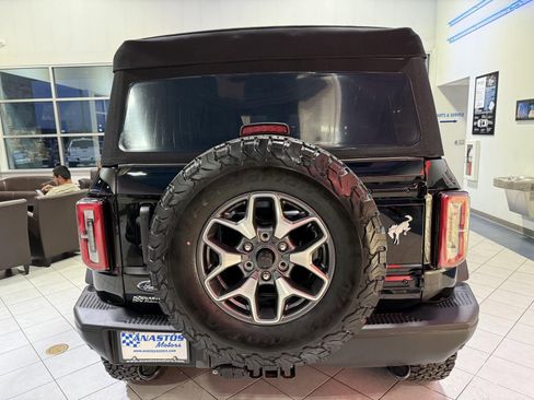 Used 2023 Ford Bronco Badlands image 6