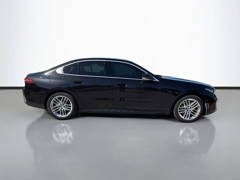 Used 2024 BMW 530i w/ Premium Package image 3