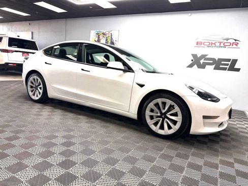 Used 2022 Tesla Model 3 RWD image 2