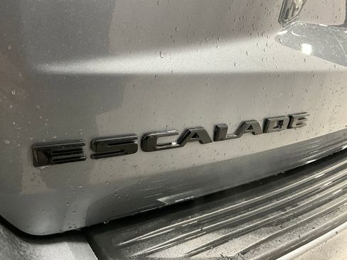 Used 2022 Cadillac Escalade ESV Sport w/ Touring Package image 6