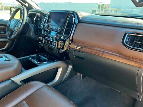 Used 2022 Nissan Titan Platinum Reserve w/ Moonroof Package image 23