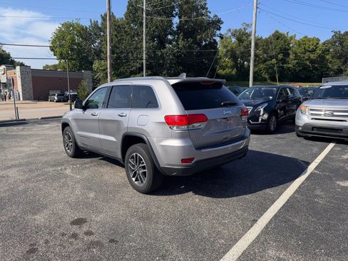 Used 2019 Jeep Grand Cherokee Limited w/ Luxury Group II AWD/4WD image 3