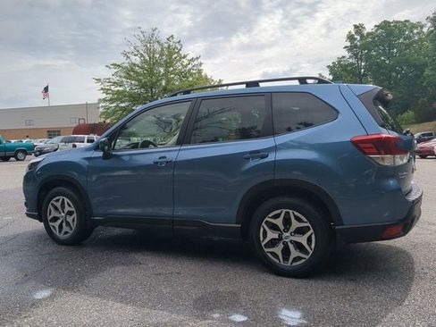 Used 2023 Subaru Forester Premium AWD/4WD image 6