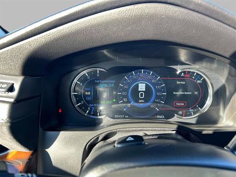 Used 2017 Cadillac Escalade ESV Luxury image 31