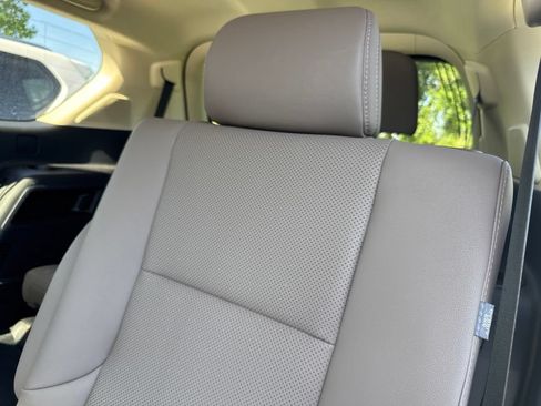 Certified 2023 Lexus GX 460 Premium w/ Accessory Package AWD/4WD image 13