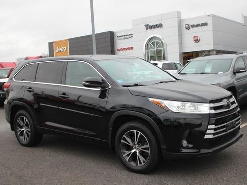 Used 2018 Toyota Highlander Plus image 1