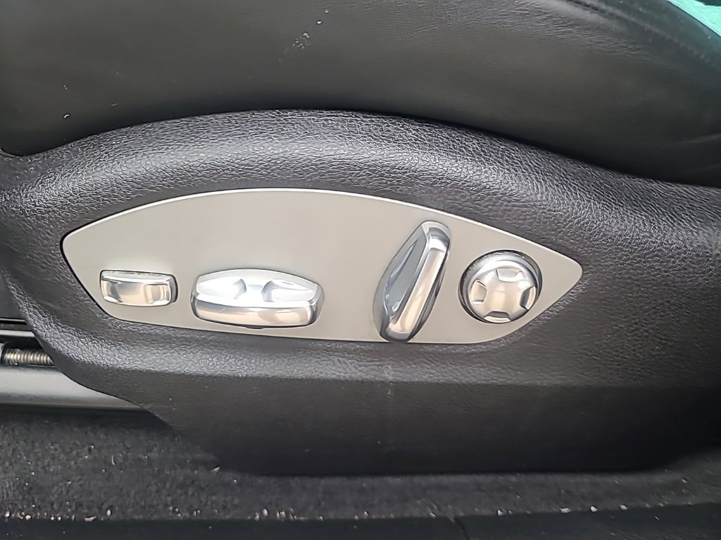 Used 2024 Porsche Macan AWD/4WD image 48