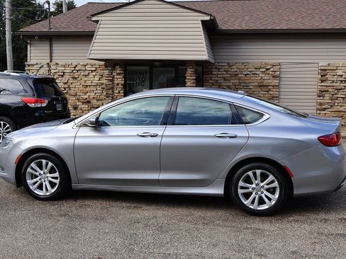 Used 2015 Chrysler 200 Limited w/ Convenience Group FWD image 5