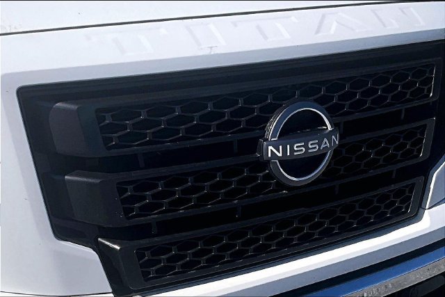 Used 2024 Nissan Titan SV w/ SV Convenience Package AWD/4WD image 34