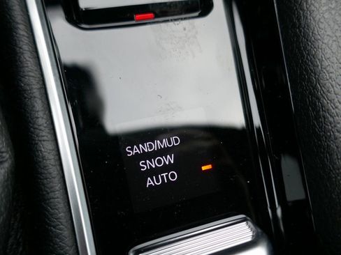 New 2026 Jeep Compass Latitude AWD/4WD image 18