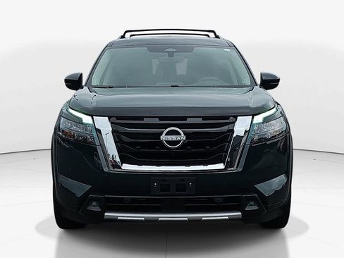 Used 2025 Nissan Pathfinder SL w/ SL Premium Package FWD image 12
