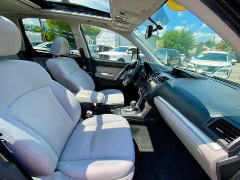 Used 2014 Subaru Forester 2.5i Premium AWD/4WD image 10