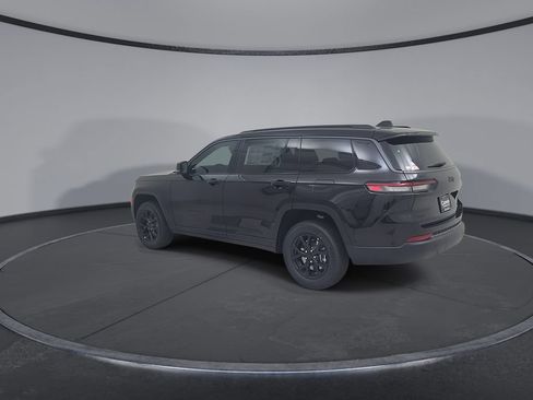 New 2026 Jeep Grand Cherokee L 4WD image 12