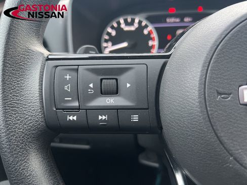 Used 2023 Nissan Rogue SV image 51