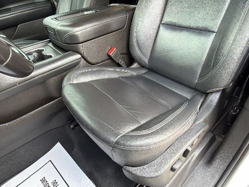 Used 2021 Chevrolet Tahoe Z71 w/ Z71 Off-Road Package AWD/4WD image 12