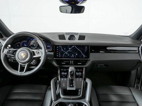 Certified 2023 Porsche Cayenne Coupe image 18