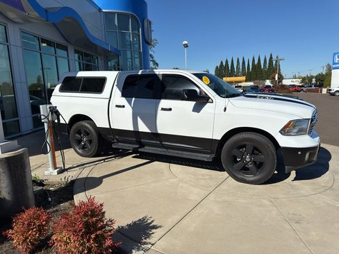 Used 2018 RAM 1500 Big Horn image 32