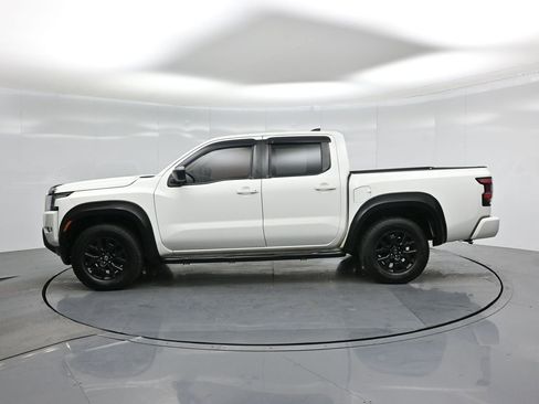 Used 2022 Nissan Frontier SV w/ Technology Package image 30