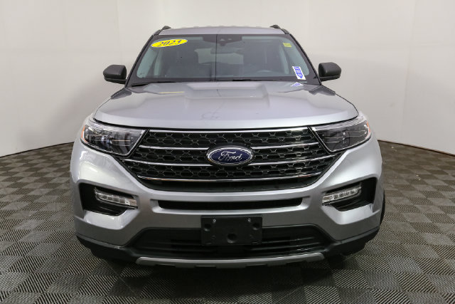 Used 2023 Ford Explorer XLT w/ Equipment Group 202A AWD/4WD image 4