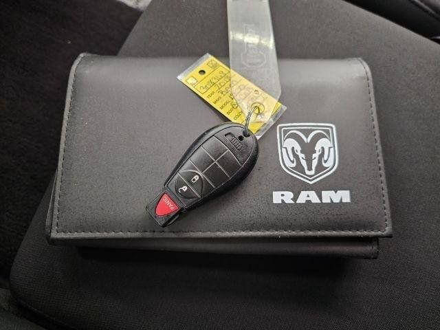Used 2018 RAM 1500 Express AWD/4WD image 23