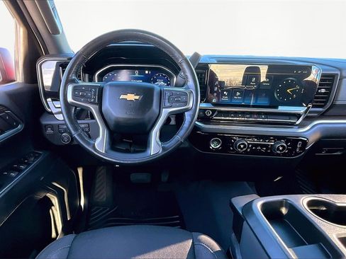 Used 2022 Chevrolet Silverado 1500 LT image 5