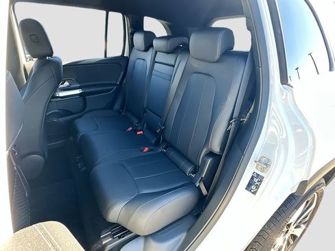 Used 2024 Mercedes-Benz GLB 250 image 23