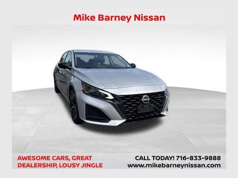 Used 2023 Nissan Altima 2.5 SR FWD image 1