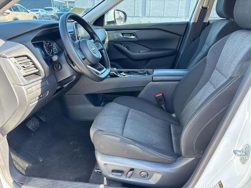 Used 2024 Nissan Rogue SV AWD/4WD image 8