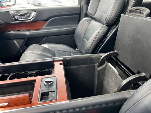 Used 2022 Lincoln Navigator L Reserve RWD image 41