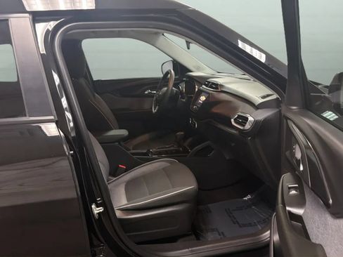 Used 2023 Chevrolet TrailBlazer LT FWD image 22