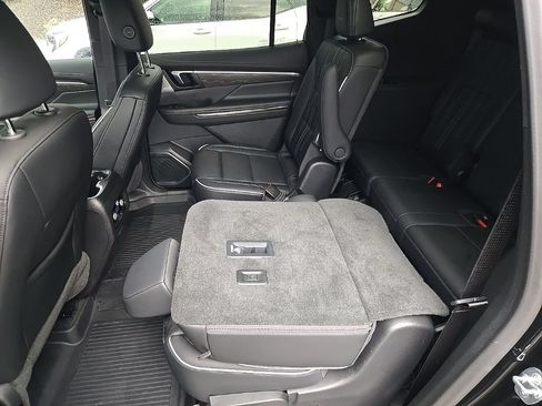 Used 2025 Buick Enclave Avenir w/ Super Cruise Package AWD/4WD image 49