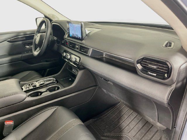 Used 2025 Honda Pilot Touring image 32