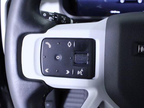 Used 2024 Land Rover Defender 110 S image 21