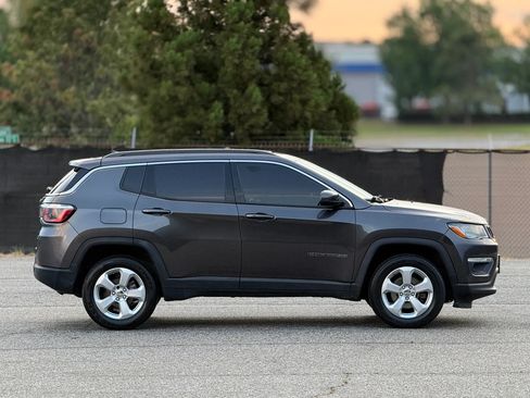 Used 2019 Jeep Compass Latitude w/ Cold Weather Group AWD/4WD image 7