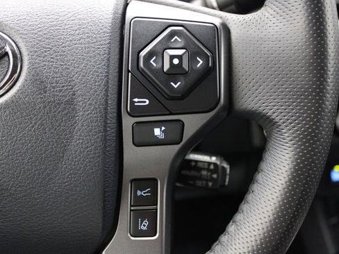 Used 2019 Toyota Tacoma TRD Off-Road image 35