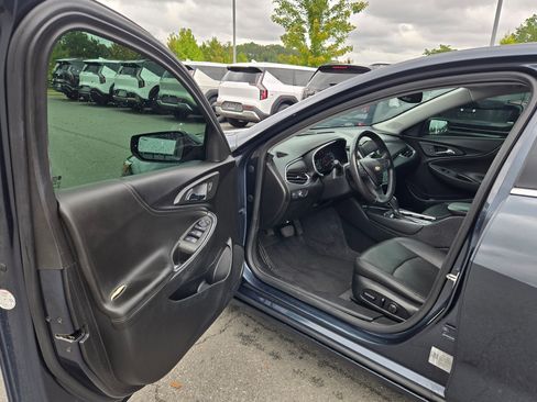 Used 2020 Chevrolet Malibu LT w/ Leather Package image 22