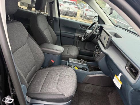 New 2025 Ford Maverick XLT image 9
